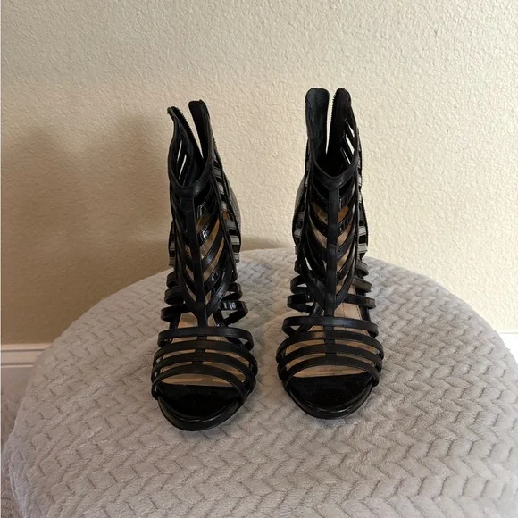 Gianni Bini Patent Leather Cage Sandals, size 7.5 - Picture 3 of 6